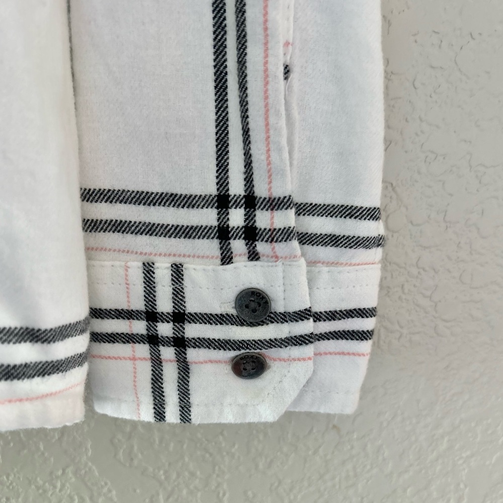 Roxy Young Again Long Sleeve Button Down Black & Pink Flannel | S - Picture 6 of 10